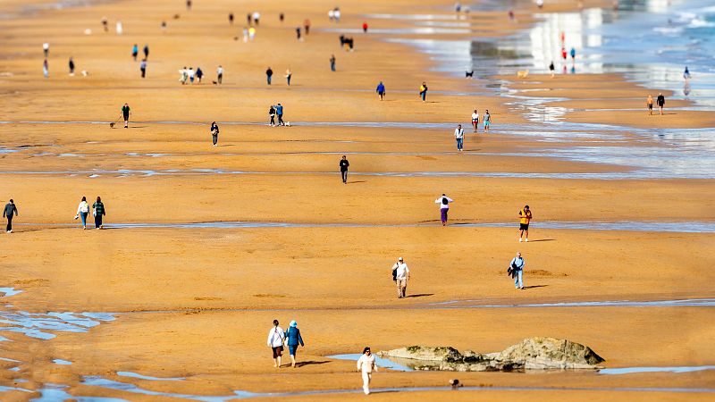Cielos despejados y altas temperaturas para la época del año - El tiempo | Ver