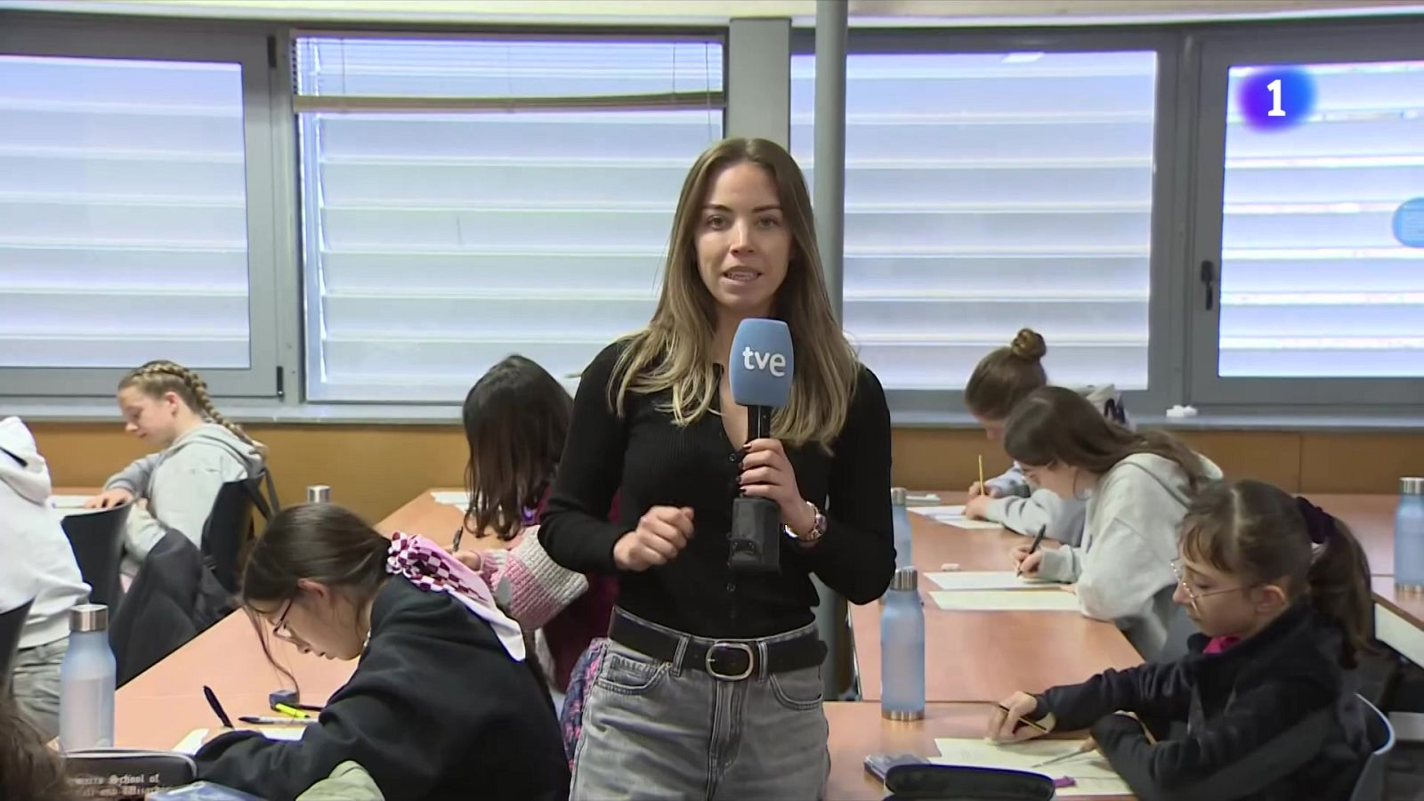 Segona edició de l'Olimpíada Matemàtica Catalana Femenina - L'Informatiu | Veure