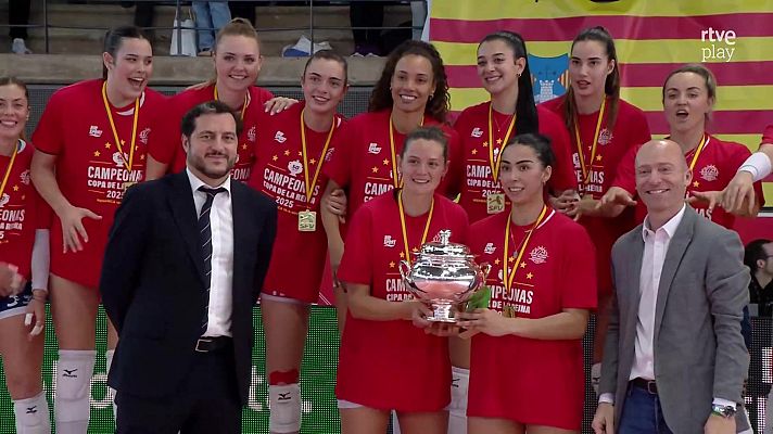 Voleibol - Avarca Menorca gana la final de la Copa de la Reina