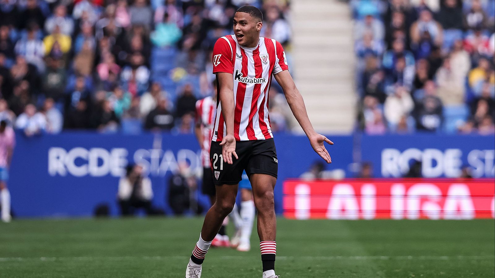 Iñaki Williams denuncia insultos racistas del Espanyol a Sannadi - Los Deportes de La1 | Ver