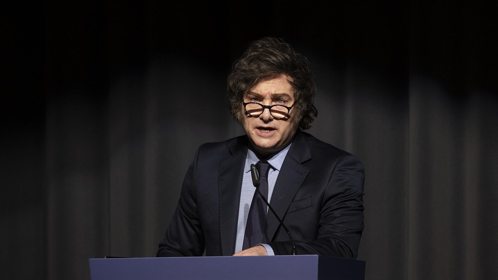 El Gobierno argentino investigará a Milei por promocionar una cripto fraudulenta - La hora de La 1 | Ver