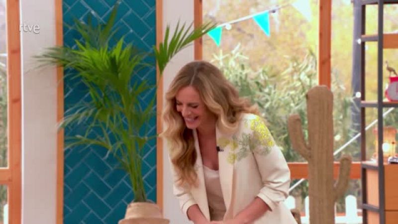 'Bake Off': Benita se emociona con la valoración de su tarta fantasía