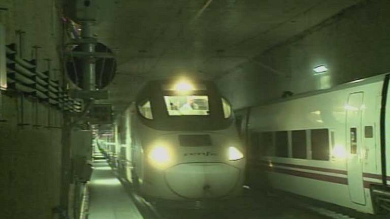 Seiscientos pasajeros afectados por una avería en el tren Gijón-Madrid