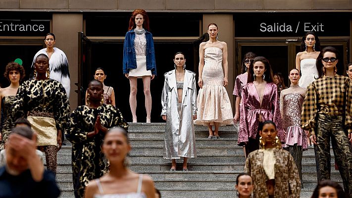 Telediario 1 - Duyos sube a la pasarela a modelos desde 18 a 64 años: "Una mujer es guapa a cualquier edad"