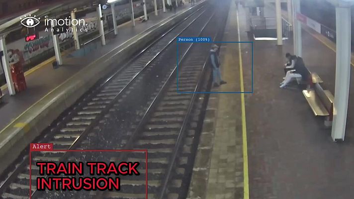 Telediario 2 - Renfe incrementa la seguridad para los usuarios del Cercanías con la vigilancia inteligente