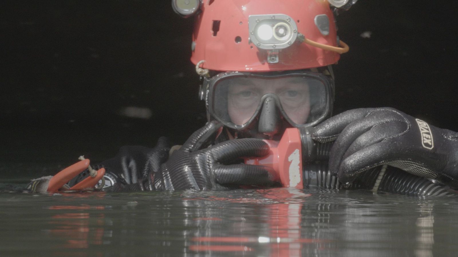 Documaster - Rescate en las profundidades - Ver ahora