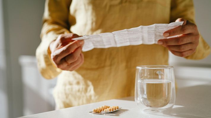 España en 24h - Europa propone eliminar los prospectos de medicamentos en papel: "Pondría en riesgo a los más vulnerables"