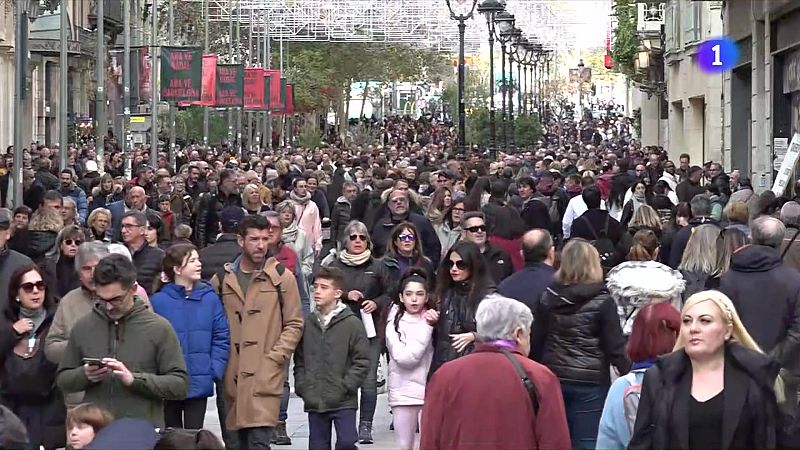 Baixa l'ús habitual del català, però augmenta l'interès per la llengua - L'Informatiu | Veure
