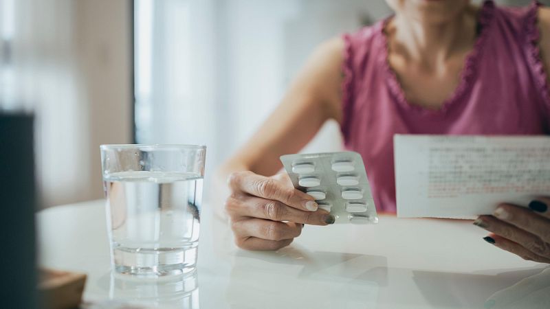 Europa plantea sustituir los prospectos de papel de fármacos por QR | Ver