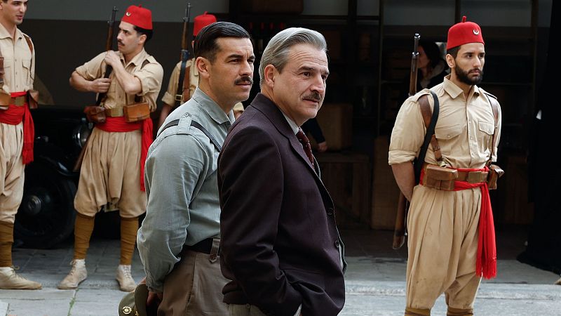 'La cena', Mario Casas y Alberto San Juan en una comedia sobre la Guerra Civil - Telediario 1 | Ver