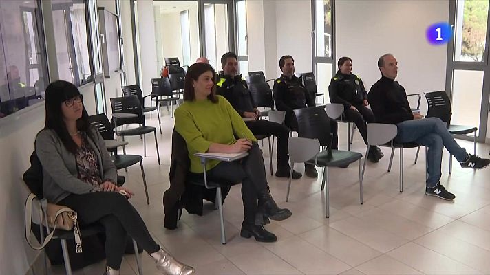 L'Informatiu - Formació a Lloret per detectar pisos turístics sense llicència