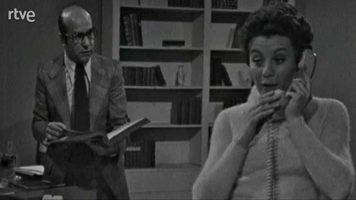 Pili, secretaria ideal - Tela