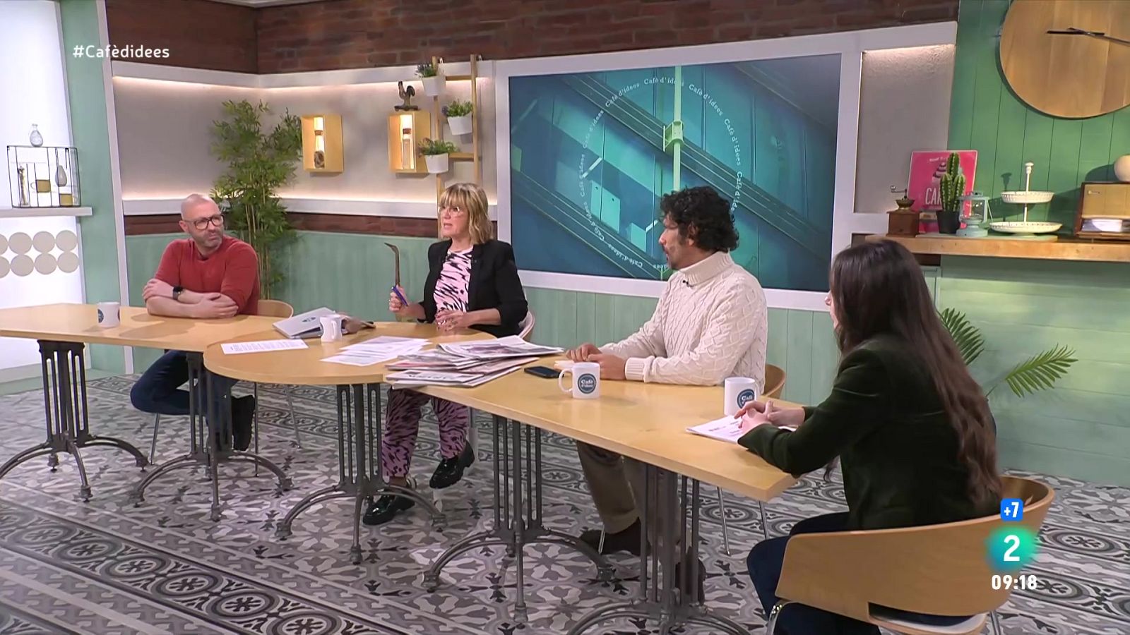 Petita millora de bretxa salarial entre homes i dones - Cafè d'idees | Veure