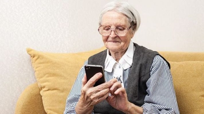 Para todos La 2 - El Servicio Estatal de Atención a Personas Mayores, SEAM,  ofrece un servicio de asistencia telefónica.