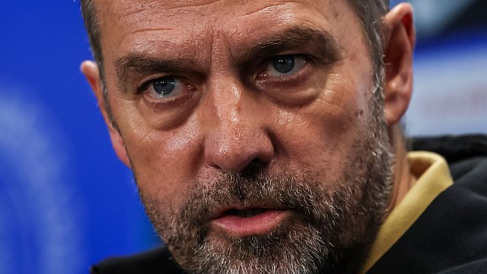 Fútbol - Flick: "Tenemos que cuidar de los árbitros"