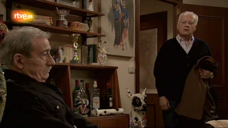 Cuéntame cómo pasó - Miguel se refugia en casa de Ramón (Cap. 235)