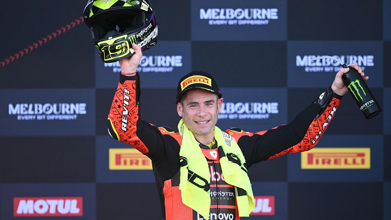 Bautista, tercero en la primera carrera del Mundial de Superbike - Mundial de Superbike | Ver