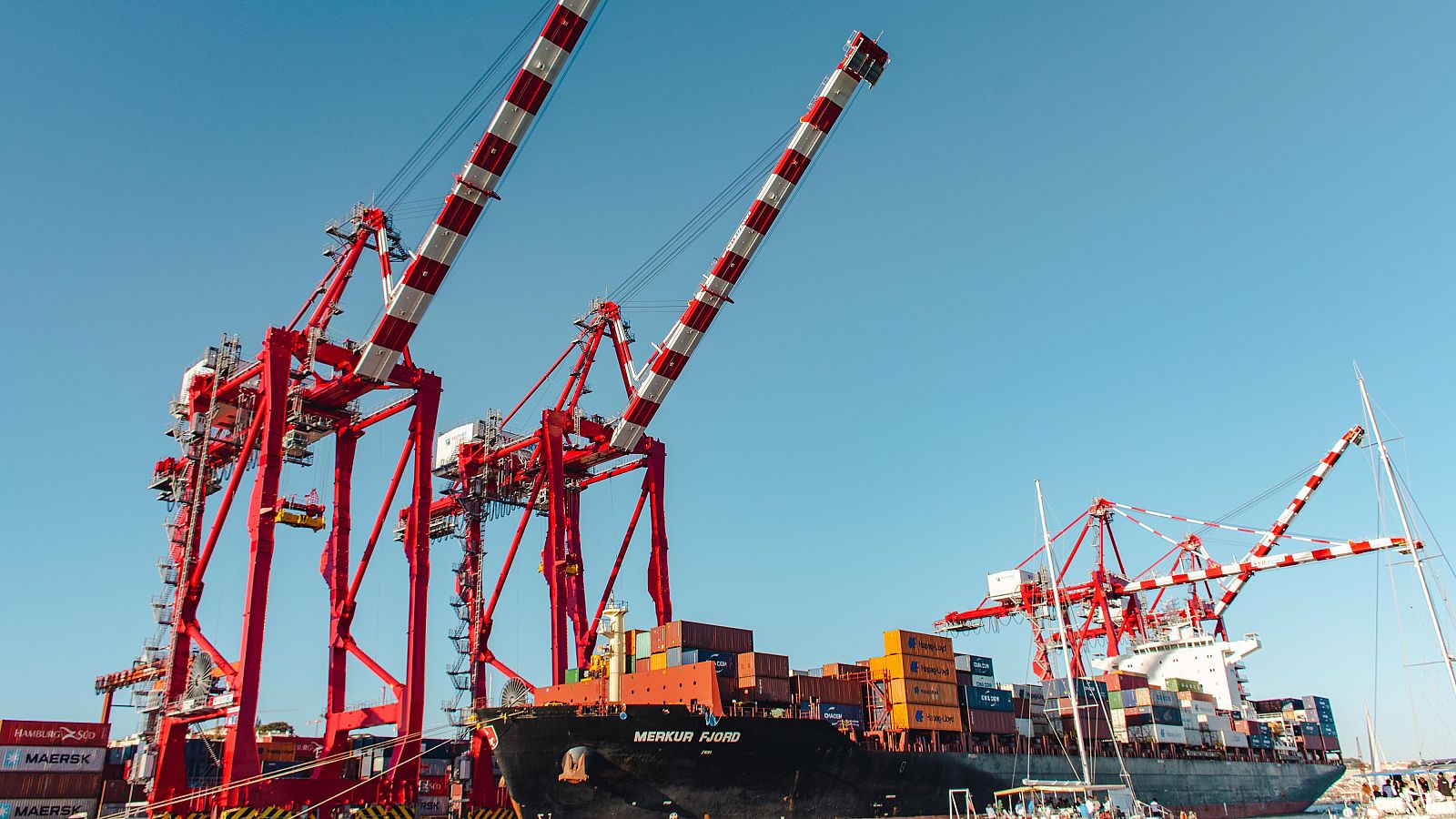 Así funcionan las descargas "en remoto" en el puerto de Lisboa | Ver