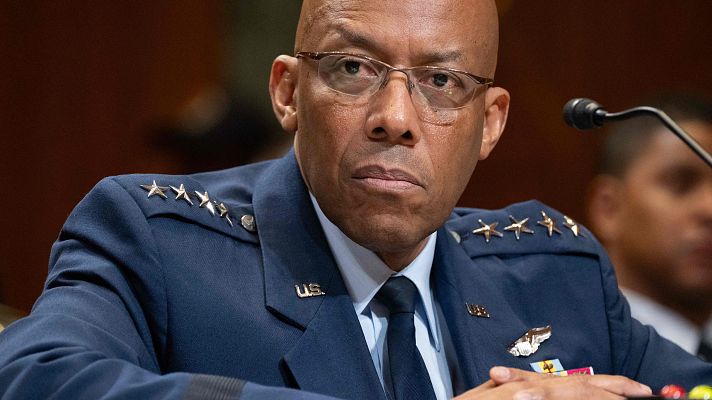 Telediario Fin de Semana - Trump realiza una reorganización sin precedentes en el Pentágono