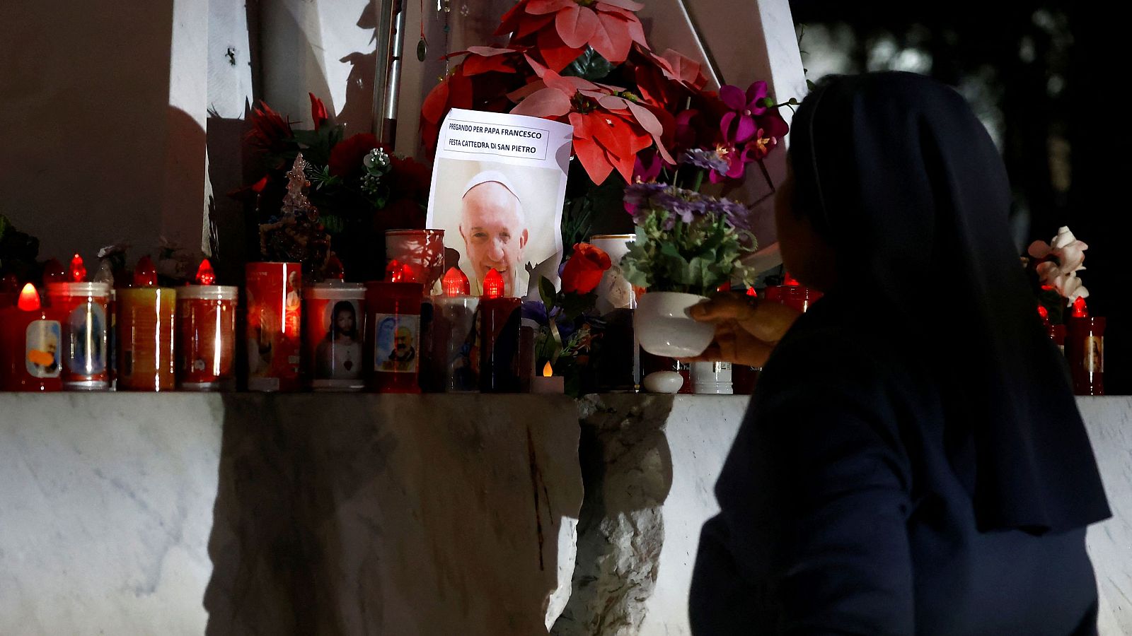 La salud del papa empeora tras sufrir una crisis respiratoria - Fin de semana 24h | Ver