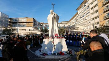 El papa Francisco pasa una "noche tranquila" tras la crisis respiratoria del sbado