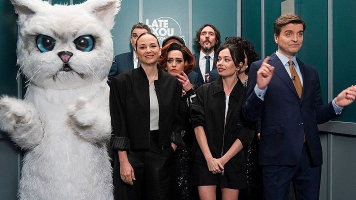 Late Xou con Marc Giró - En el ascensor con Anna Castillo y Leonor Watling