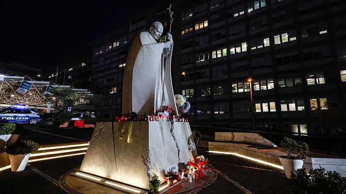 Fin de semana 24h - El papa Francisco permanece "crítico" y sufre ahora una insuficiencia renal leve