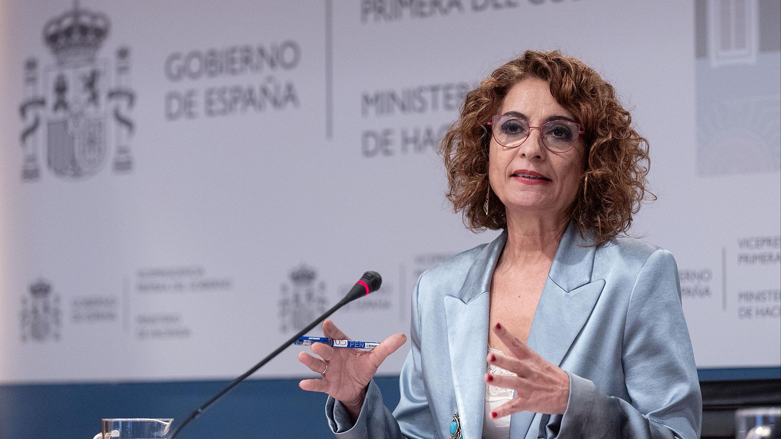 El Gobierno propone condonar 83.252 millones de deuda de "todas" las comunidades - Telediario 1 | Ver