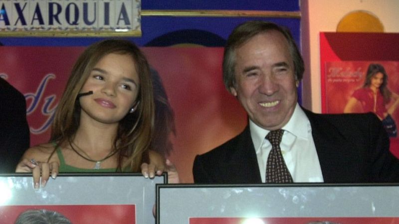 Melody en la gala Corazones de Oro (2001)