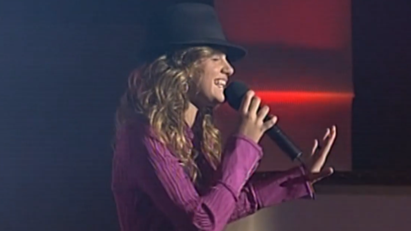 Melody canta "La novia es chiquita" en Música Si | Ver actuación | Ver