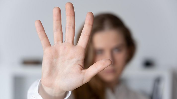 Telediario 1 - Los protocolos contra el acoso, obligatorios en empresas de más de 50 trabajadores