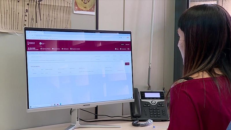 Arranca la consulta a las familias valencianas para elegir la lengua base en la que estudiarán sus hijos