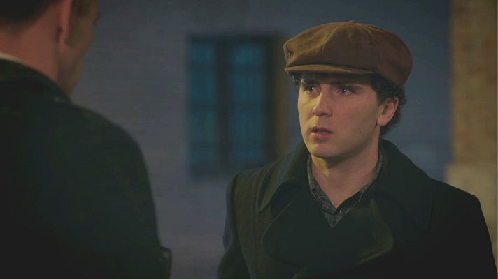 Salón de té La Moderna - El capitán Dávila detiene a Quico con ayuda de Cañete