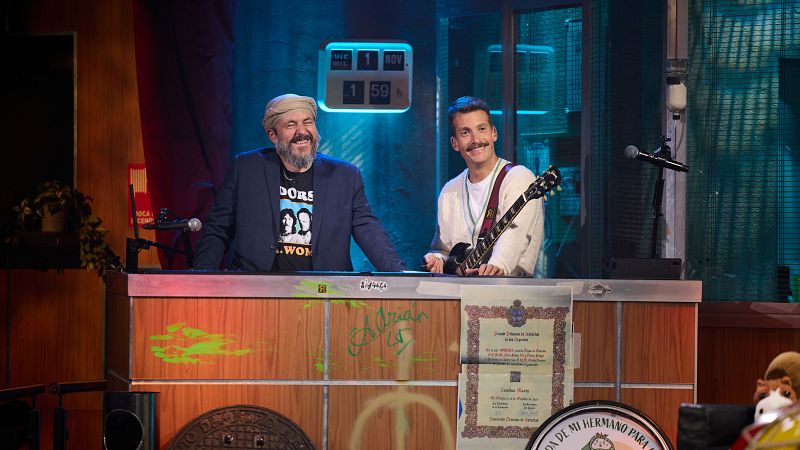 La Revuelta | El solo de guitarra-sentadilla de Grison 25/2/25 - La Revuelta | Ver