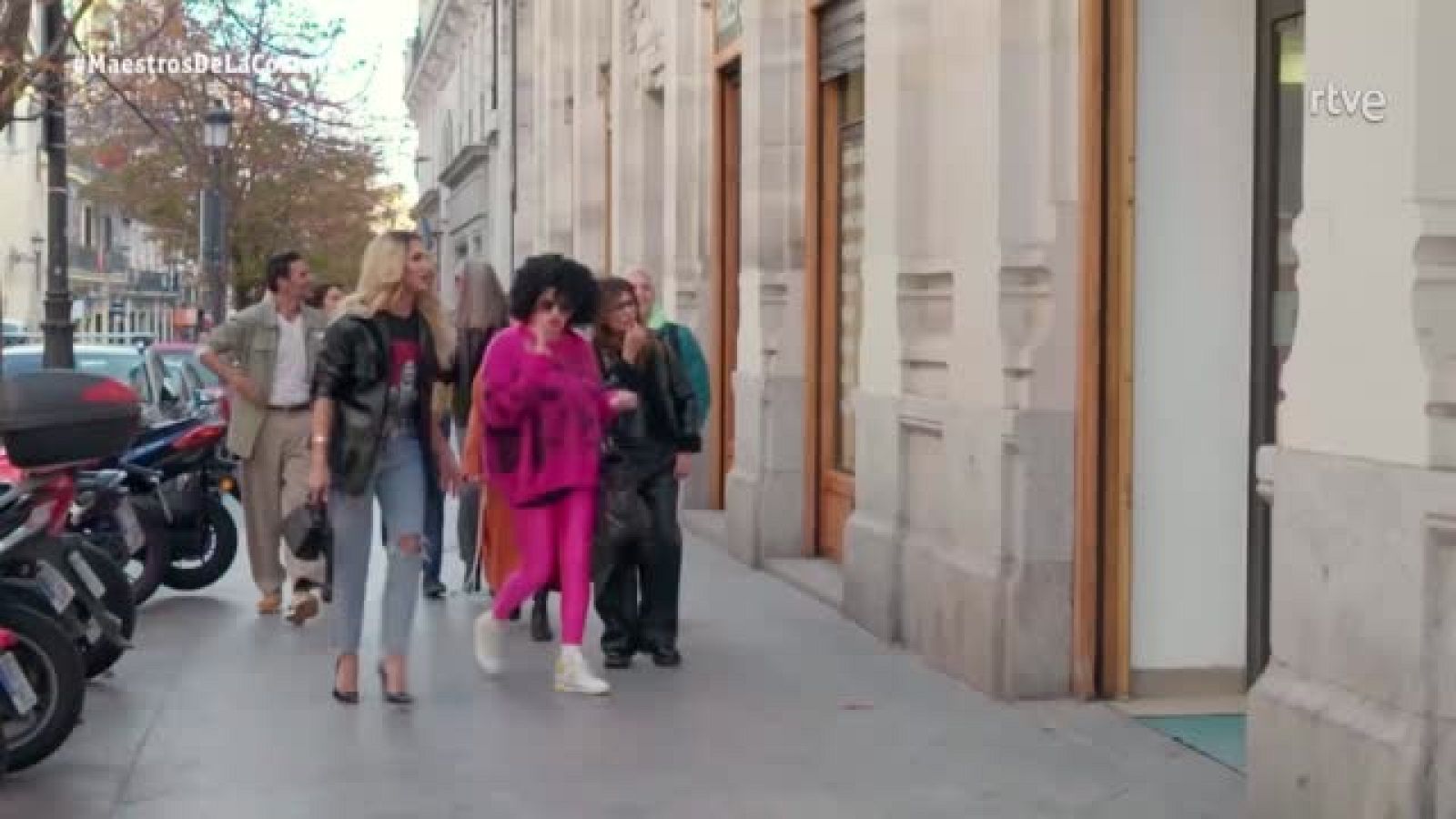 La Famosa Clase Magistral de Telas de Lorenzo Caprile - Maestros de la costura Celebrity | Ver