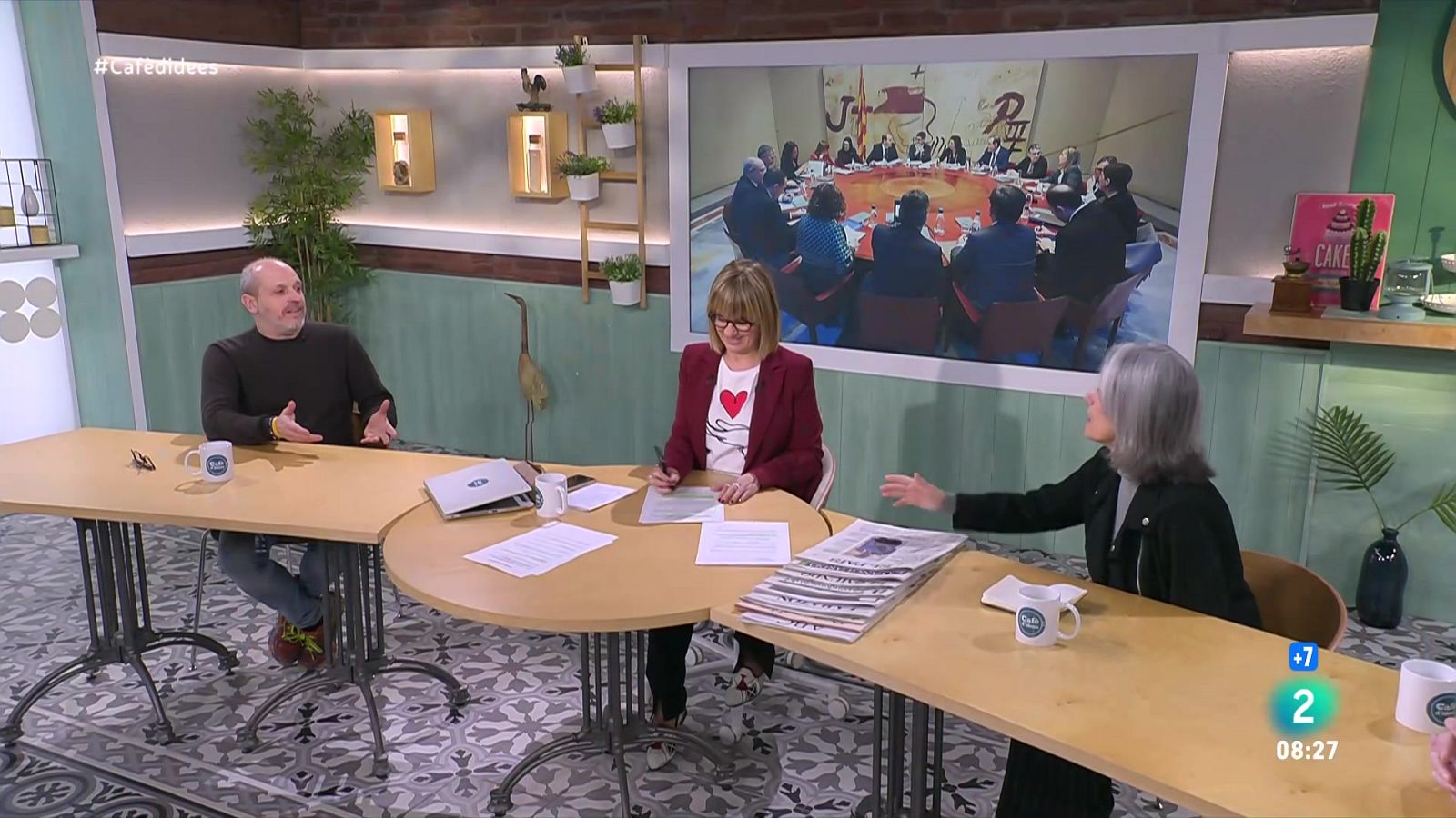 Gemma Nierga entrevista el president del CpR. El periodista presenta 'Los crímenes de los pasos perdidos'. I parlem amb Pau Serrasolsas