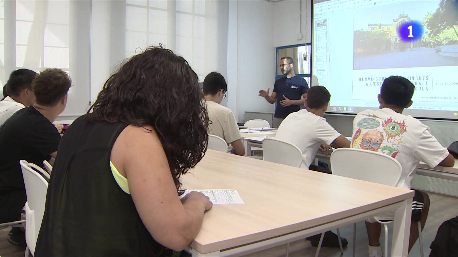 Novetats en l'FP: hi haurà 7.500 noves places d'FP i un procés de preinscripció més àgil - L'Informatiu | Veure