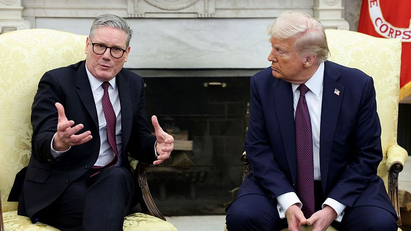 Starmer pide a Trump que tenga en cuenta a Ucrania en las negociaciones | Ver