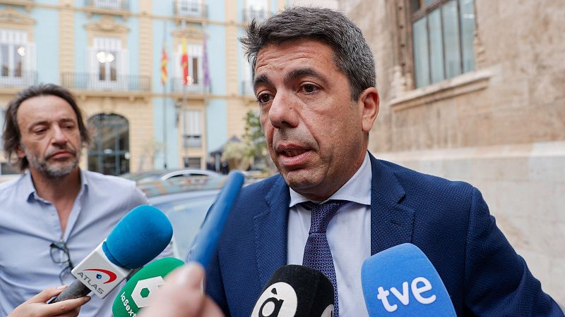 Mazón no responde a si se siente respaldado por Feijóo - La hora de La 1 | Ver