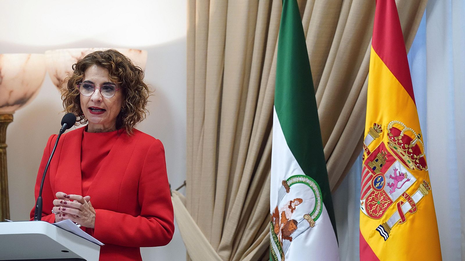 Montero anuncia que Hacienda investiga las supuestas irregularidades en la contratación de Jéssica, la expareja de Ábalos - La hora de La 1 | Ver