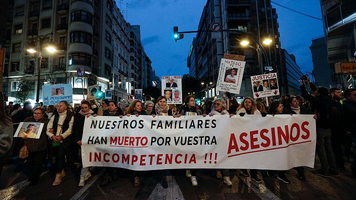 Telediario Fin de Semana - Telediario 2 en 4' - 01/03/25