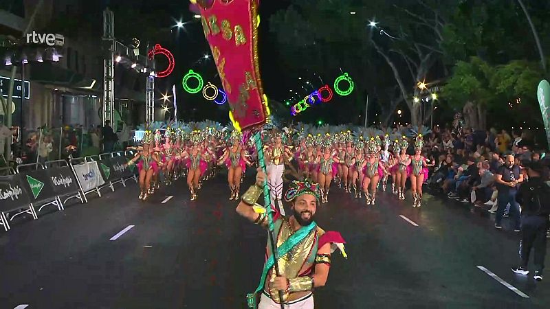 Carnaval de Canarias - La Cabalgata Ritmo y Armona de Santa Cruz de Tenerife 2025 - ver ahora
