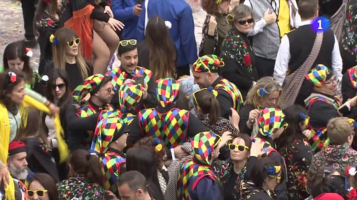 L'Informatiu - Vilanova i la Geltrú celebra el tradicional diumenge de comparses