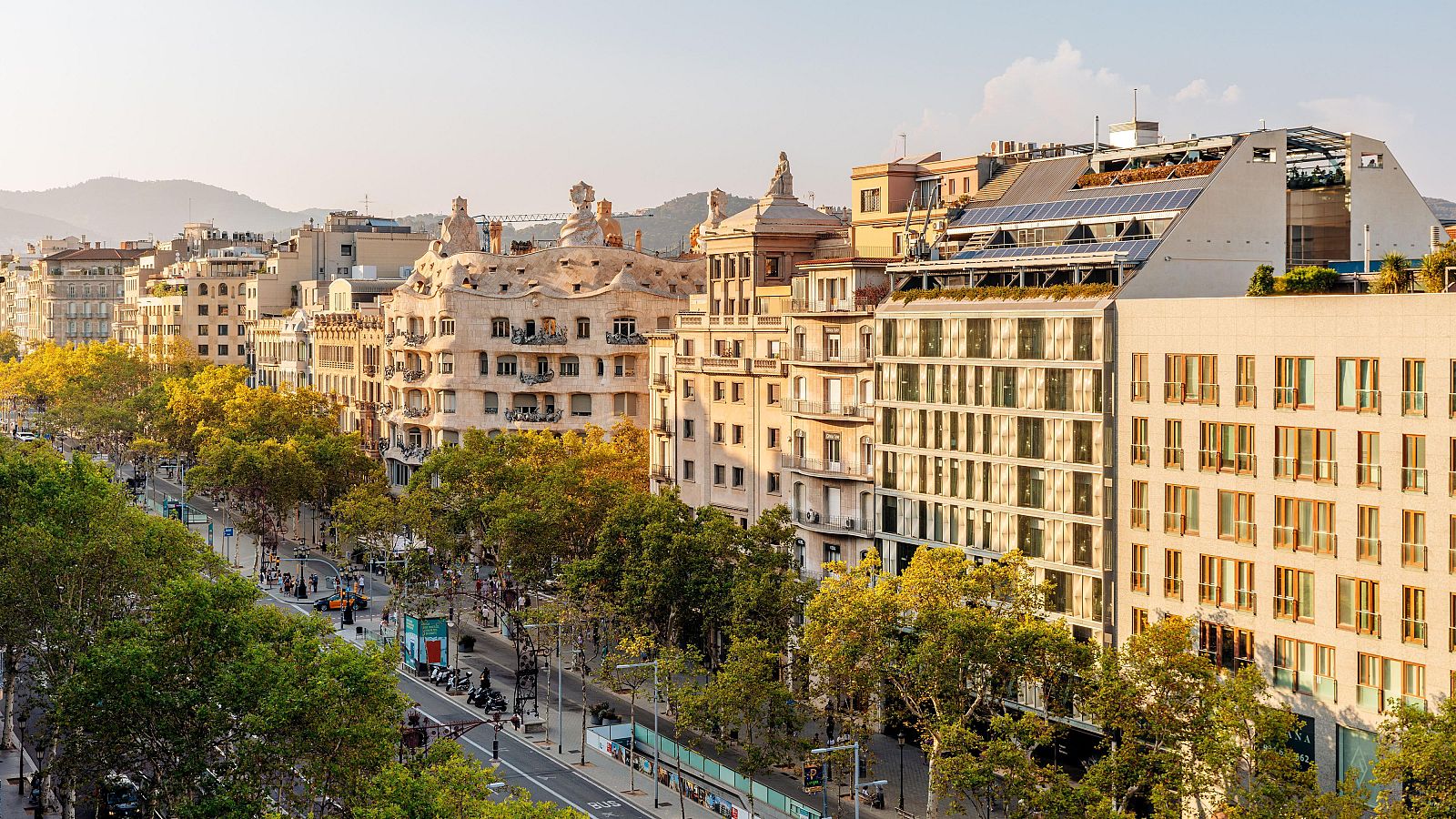 Hoteles y apartamentos, al completo en Barcelona ante el MWC - Telediario Fin de Semana | Ver