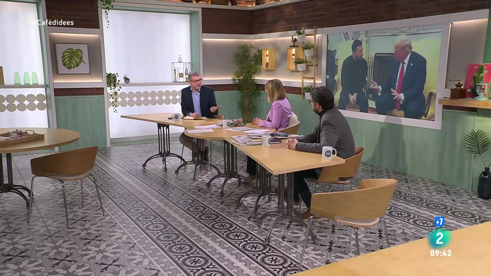 Gemma Nierga entrevista l'empresària i executiva. El divulgador científic presenta llibre. I Pep Prieto ens parla de la gala i els premiats