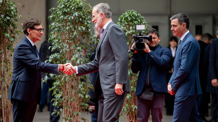 Informativo 24h - El rey acude a la inauguración del Mobile World Congress junto a Sánchez e Illa