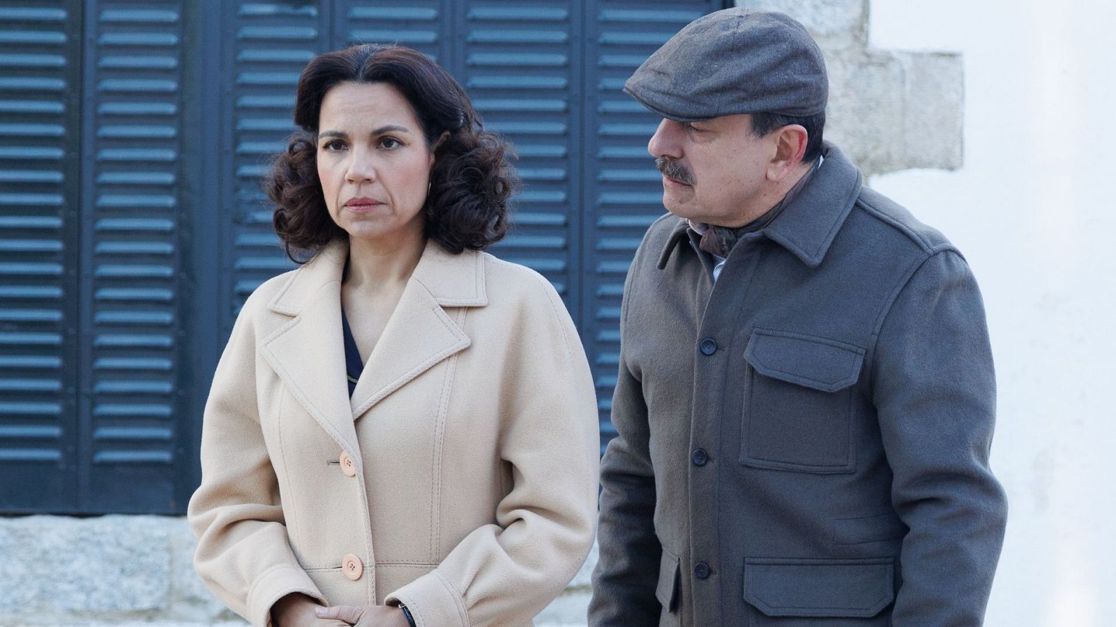 Pepita le pide a Jerónimo que guarde su secreto - Salón de té La Moderna | Ver