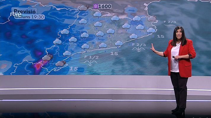 El temps - Dilluns de núvols, pluja (abundant a l'Ebre), neu, vent, mala mar i fred