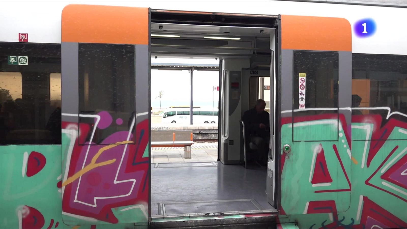 L'oposició demana explicacions pel caos de Rodalies - L'Informatiu | Veure