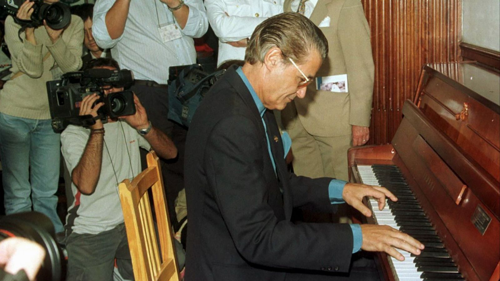 Muere el pianista y compositor Felipe Campuzano a los 79 años - La tarde en 24h | Ver